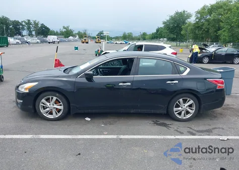 2015 Nissan Altima 2.5 Sv z USA, uszkodzony, nr VIN 1N4AL3AP1FC417617